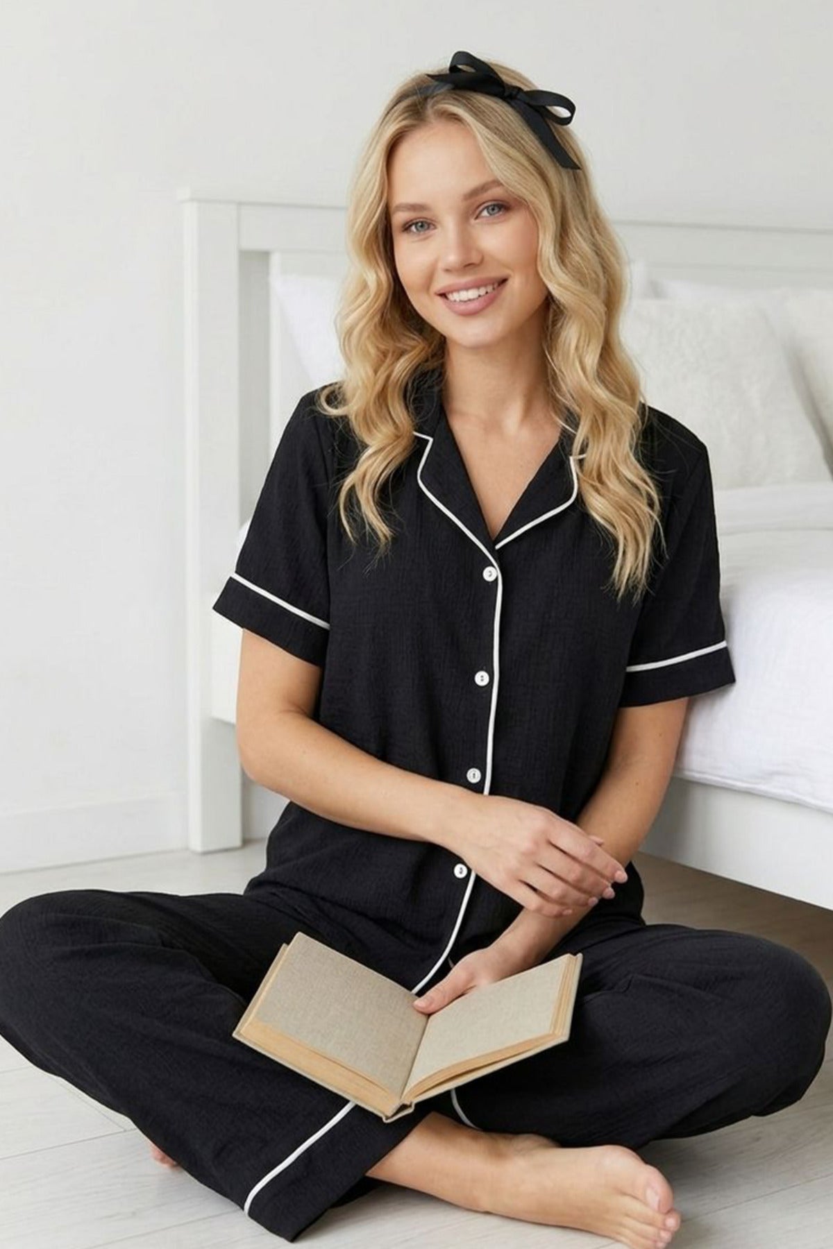 Biyeli Düğmeli Kısa Kollu Pijama Takımı – Siyah