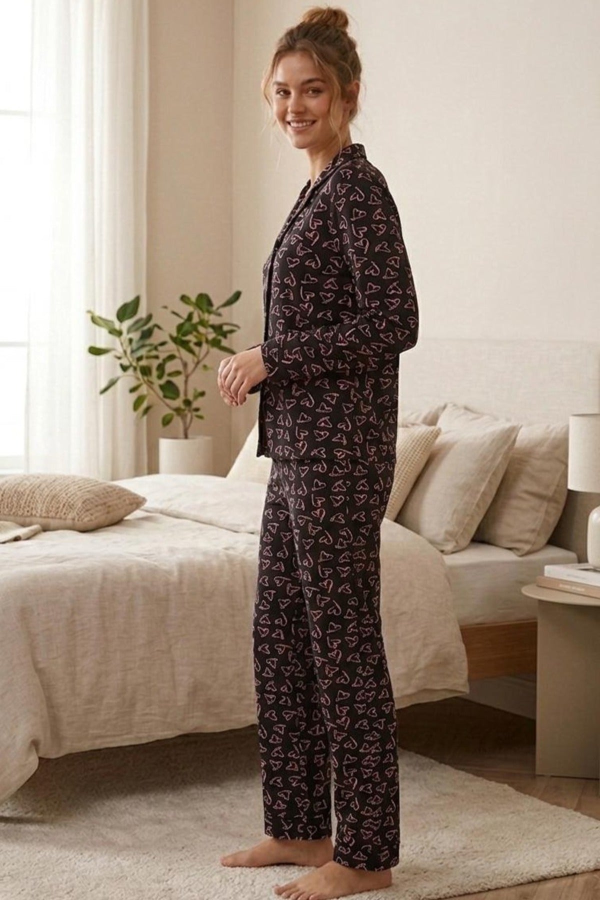 Pembe Kalp Desenli Uzun Kollu Pijama Takımı – Siyah
