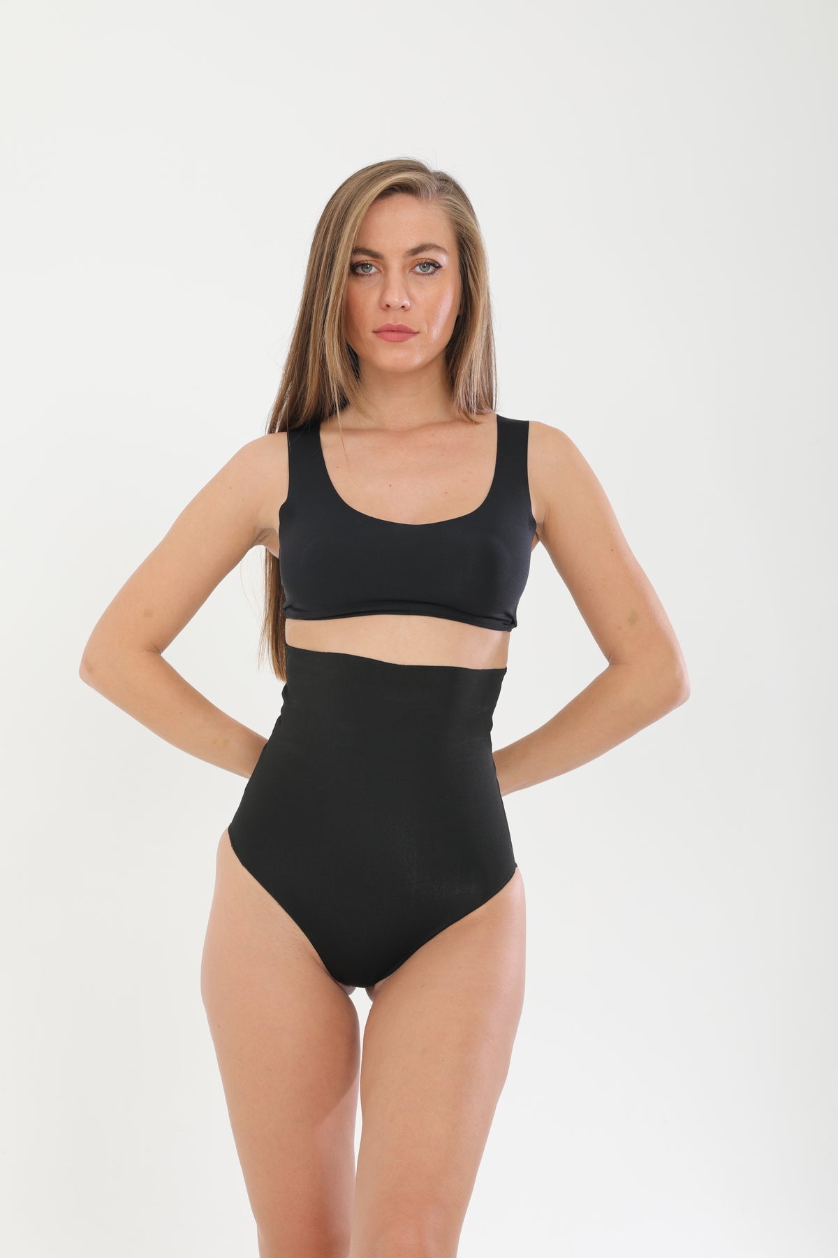 Lazer Kesim Silikonlu Slip Korse – Siyah