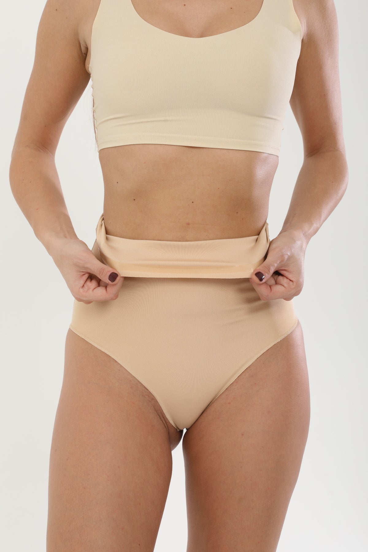 Lazer Kesim Silikonlu Slip Korse – Ten