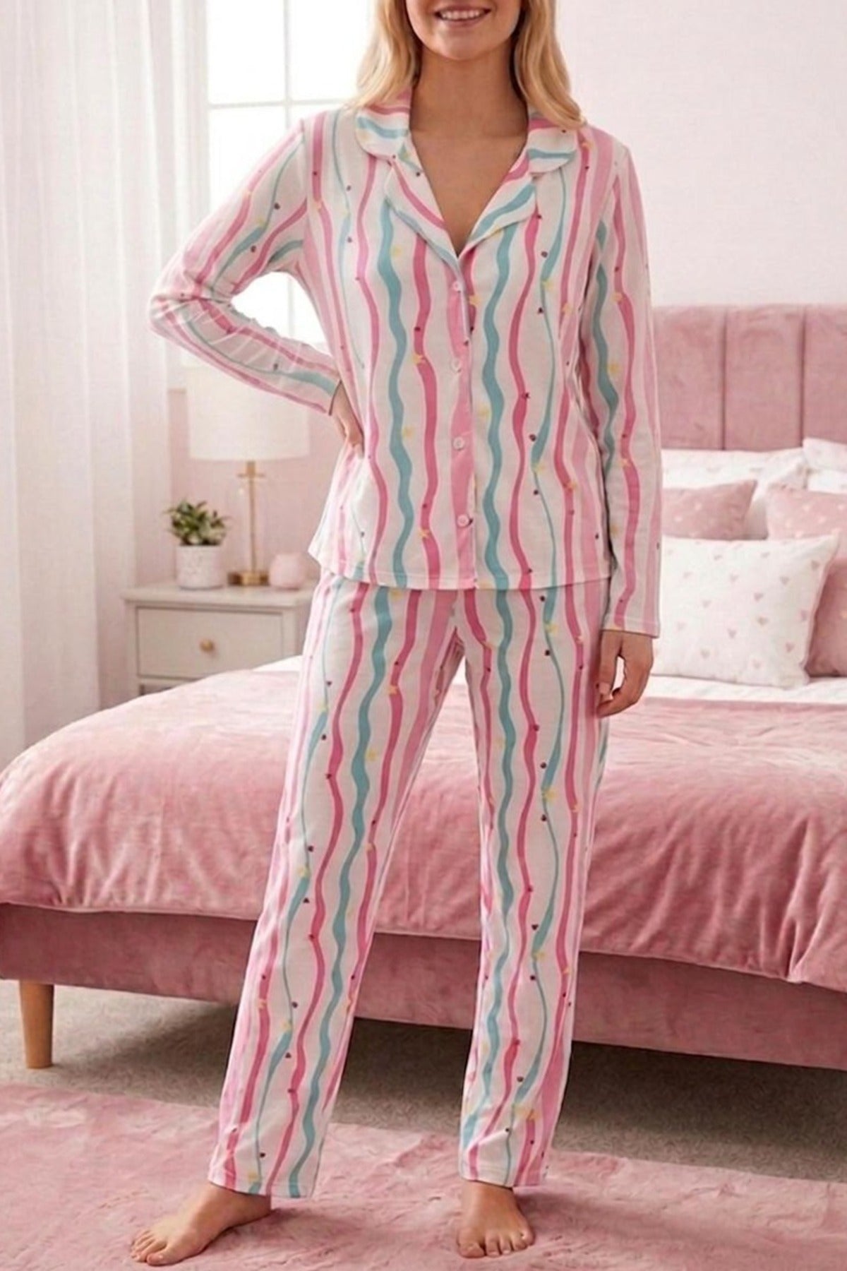 Yıldız ve Kalp Desenli Uzun Kollu Pijama Takımı – Çok Renkli