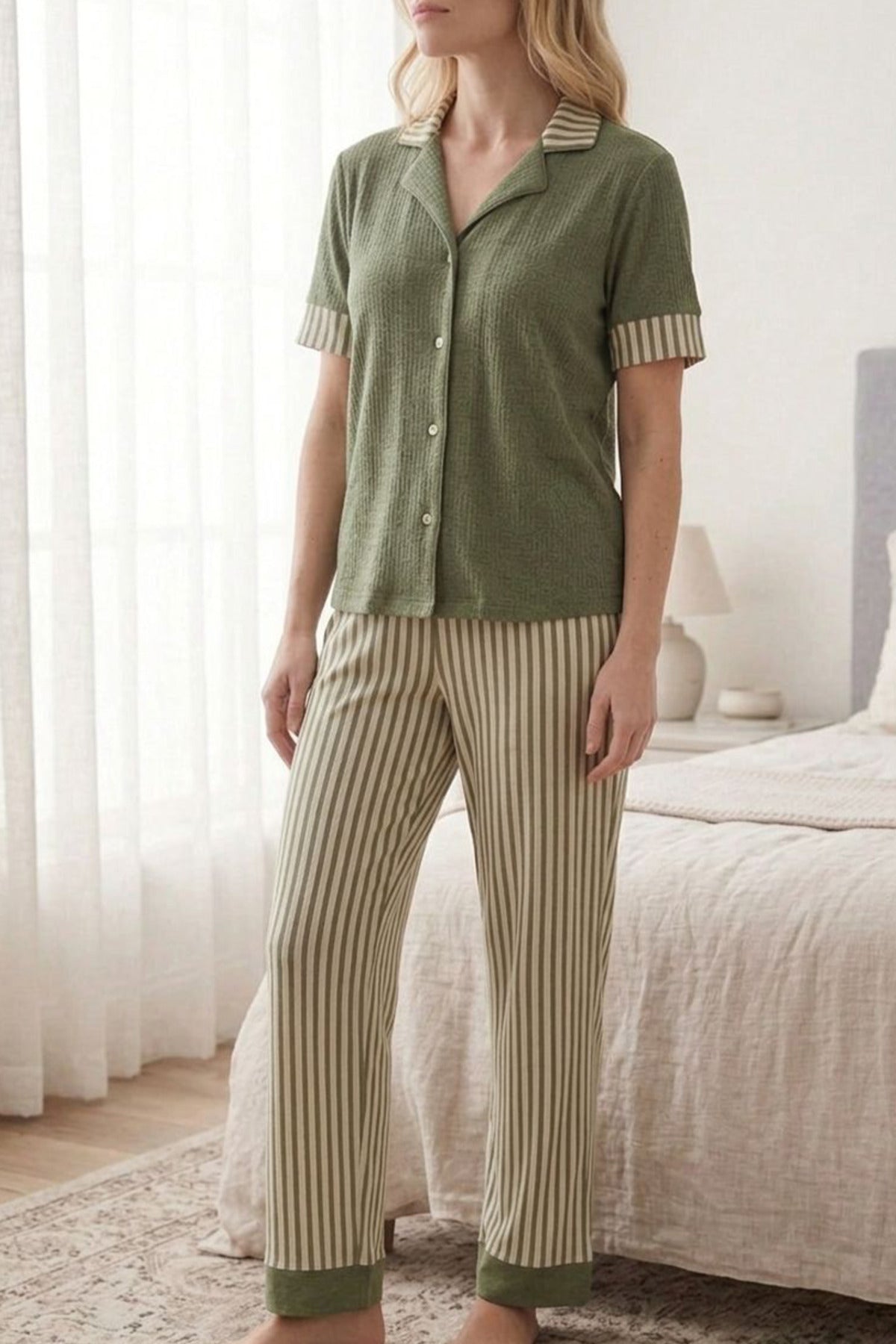 Haki Şerit Detaylı Kısa Kollu Pijama Takımı – Yeşil